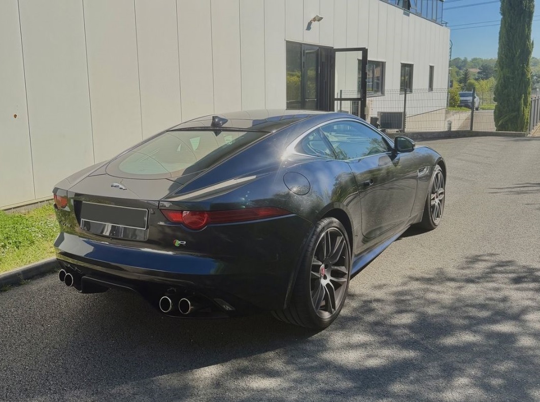 voiture noires Nettoyage de véhicule près de Saint-Astier